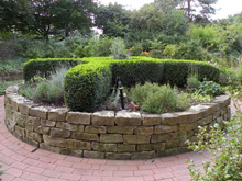 Gemeinsam wurden Blumensträuße kreiert